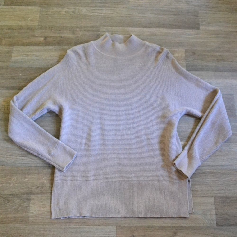 NWOT Banana Republic Turtleneck Sweater Beige Brown Tan Neutral Cozy Size Small